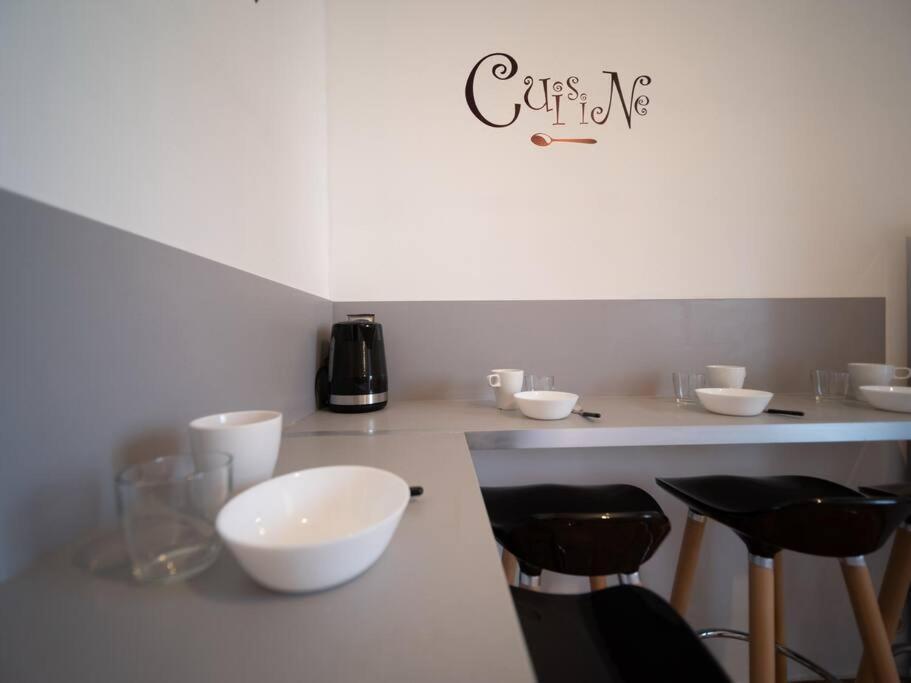 Appartement Tout Equipe Traversant 6 A 8 Couchages Marseille Extérieur photo