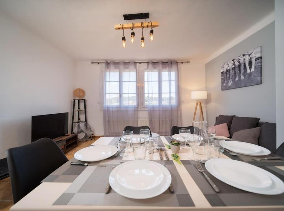 Appartement Tout Equipe Traversant 6 A 8 Couchages Marseille Extérieur photo
