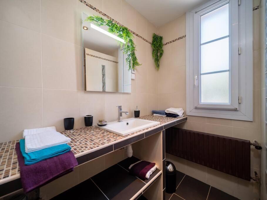 Appartement Tout Equipe Traversant 6 A 8 Couchages Marseille Extérieur photo