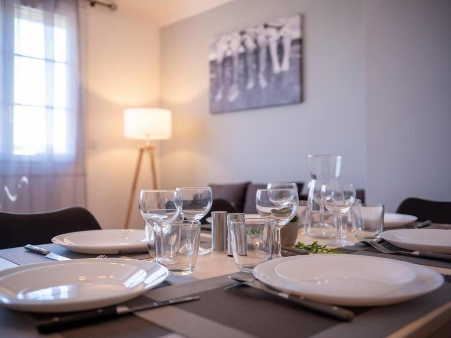 Appartement Tout Equipe Traversant 6 A 8 Couchages Marseille Extérieur photo
