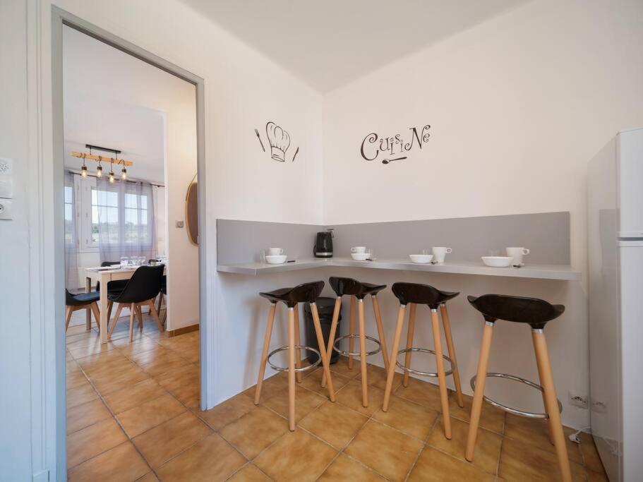 Appartement Tout Equipe Traversant 6 A 8 Couchages Marseille Extérieur photo
