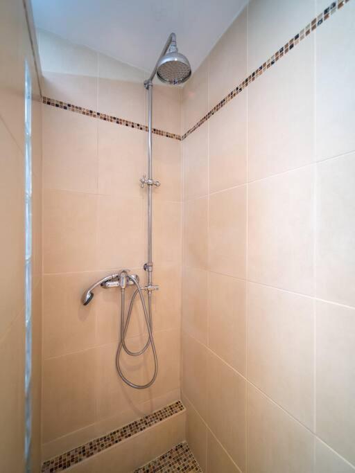 Appartement Tout Equipe Traversant 6 A 8 Couchages Marseille Extérieur photo